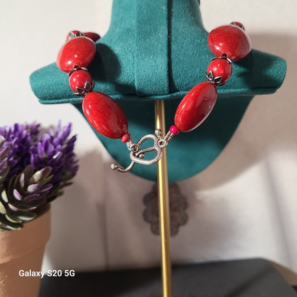 Red Beaded Statement Necklace Floral Pendant Silver Tone Bohemian Jewelry NWOT‎ - Picture 5 of 6